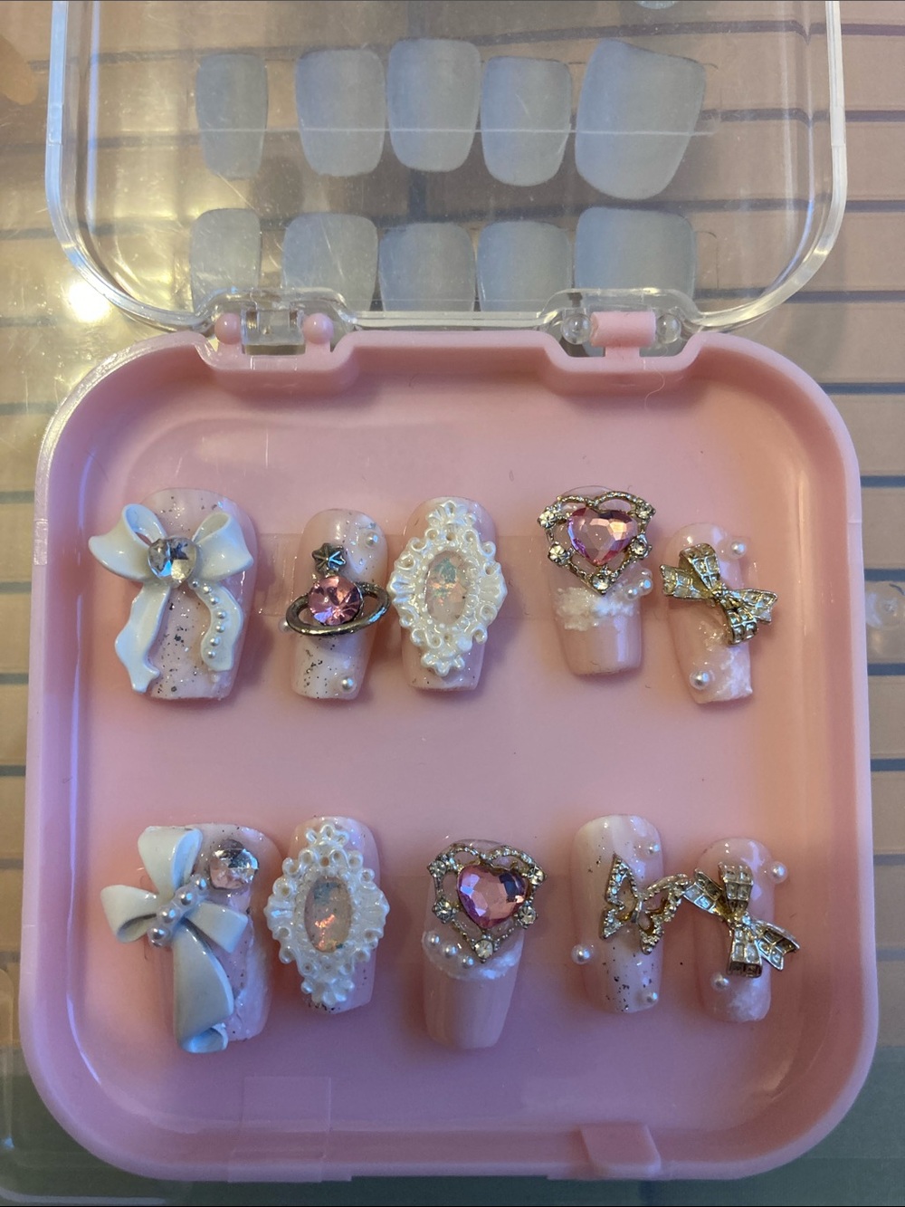 Press-On Nails Set – Pink Pearl & Rhinestone Accents
